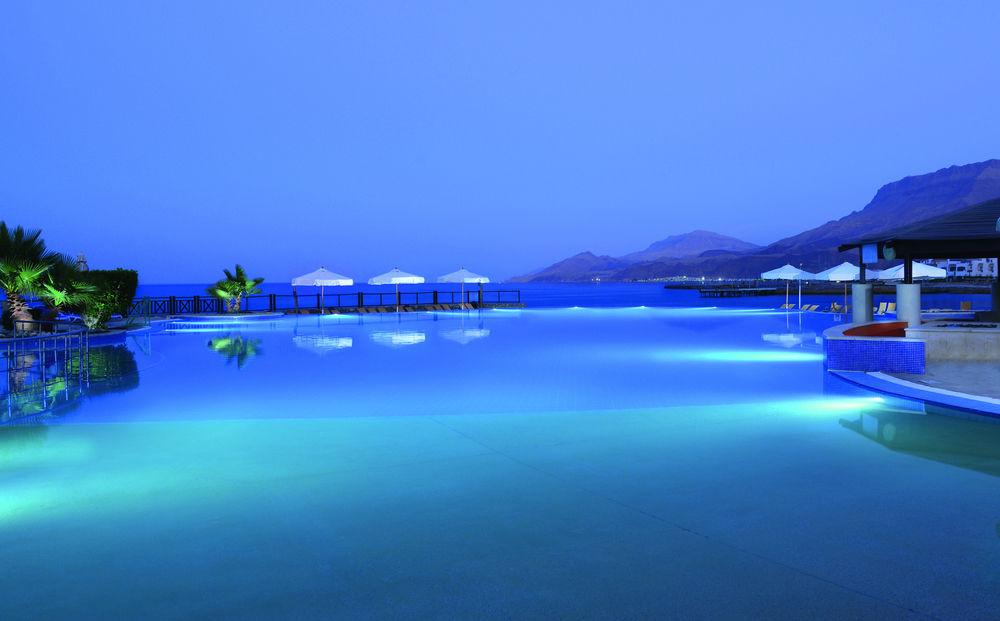 Moevenpick Resort El Sokhna Ain Sukhna Exterior foto The pool at the resort