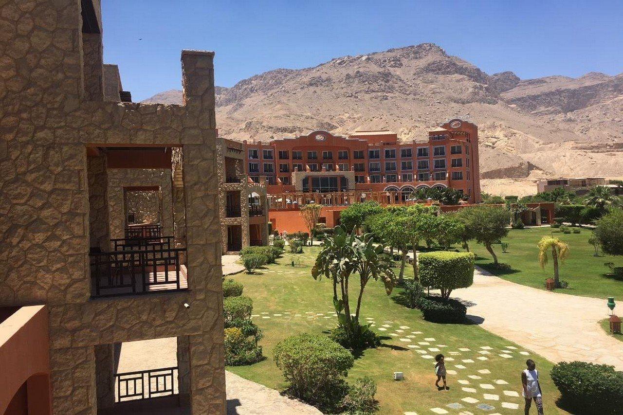 Moevenpick Resort El Sokhna Ain Sukhna Exterior foto View of the resort